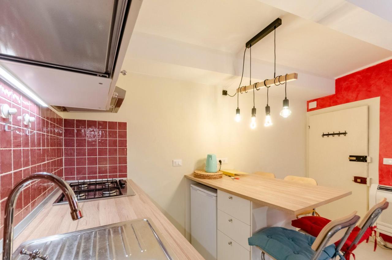 Apartamento Joivy Cosy Flat In The Centre Génova Exterior foto